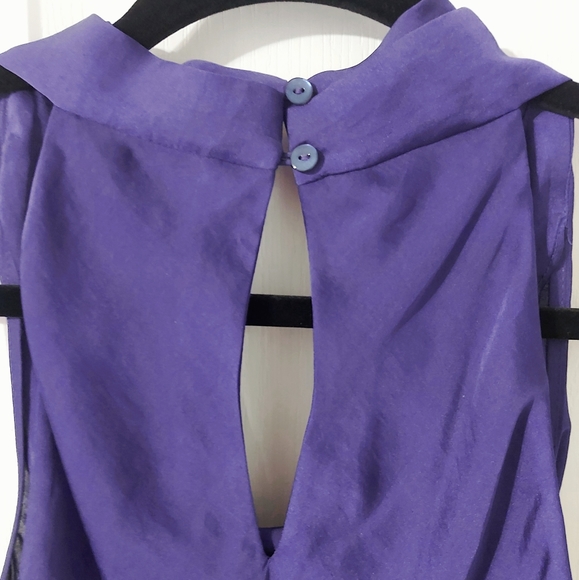 Sleeveless blouse - Picture 3 of 4